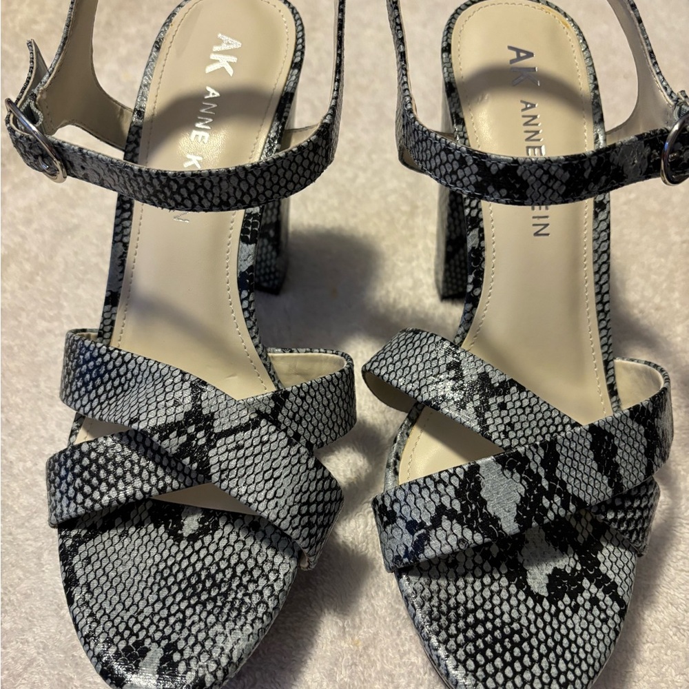 Brand New Super Stylish Heels By ANNE KLEIN - Size 10 - Heel Height 5” - box 56 - Picture 3 of 8